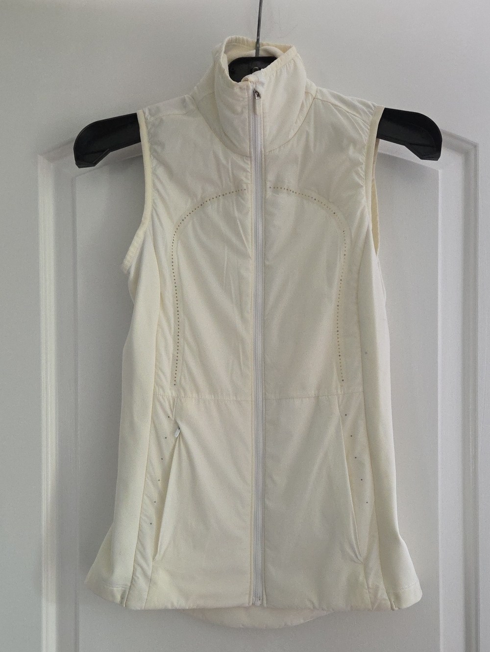 Lululemon Run For The Cold Insulated Vest Cream Size 2